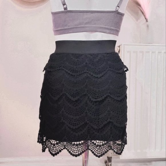 Aeropostale Cotton Blend Scalloped Lace Black Mini Skirt- S - Picture 2 of 14